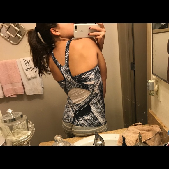 Lululemon Top - Picture 4 of 4